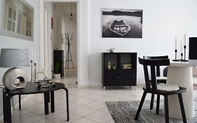 Poseidon By Heloni Apartments